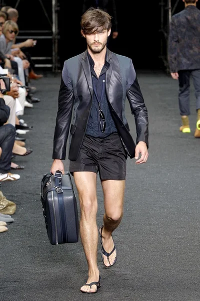 Look 29